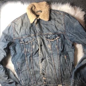 A&F Men’s lined denim jacket XL